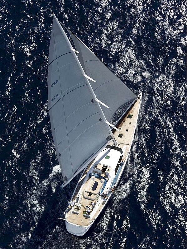 03_WALLY100_ext_cruising3