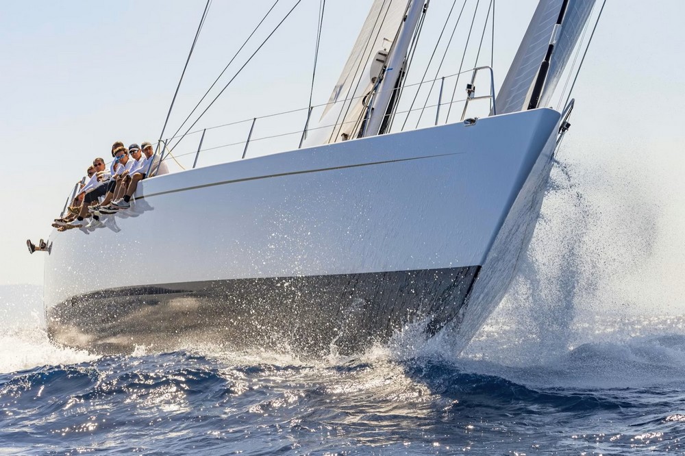 04_WALLY100_ext_cruising4