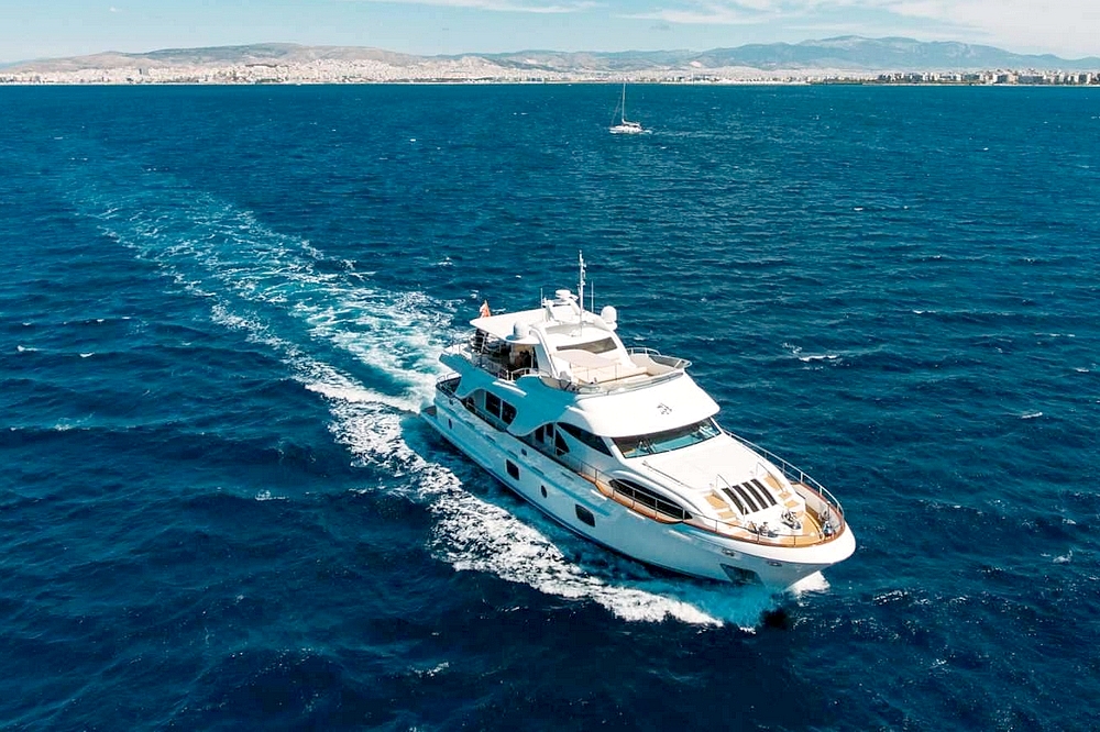 06_BENETTI85Legend_ext_cruising6