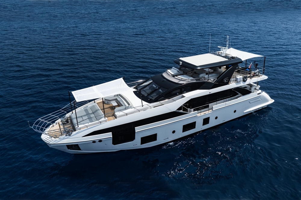 13_AZIMUT88Grande_ext_mooring1