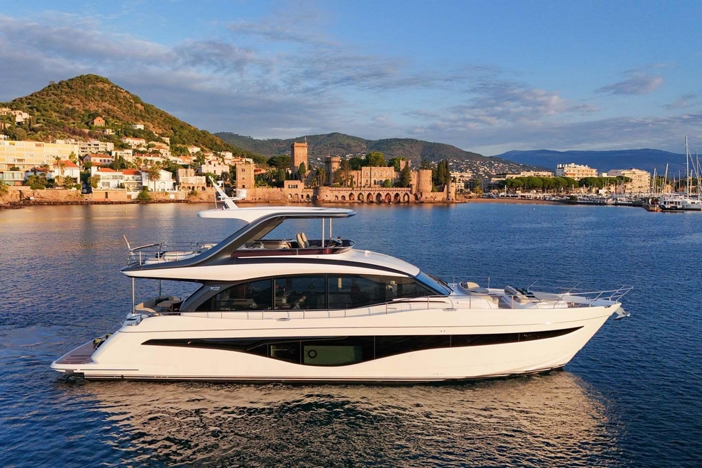 14_PRINCESSY72_ext_mooring2