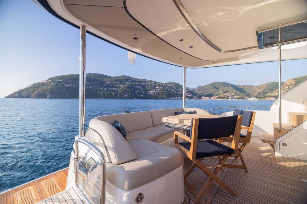 15_PRINCESSY72_ext_cockpit