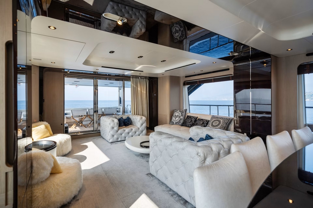 20_AZIMUT88Grande_int_saloon4