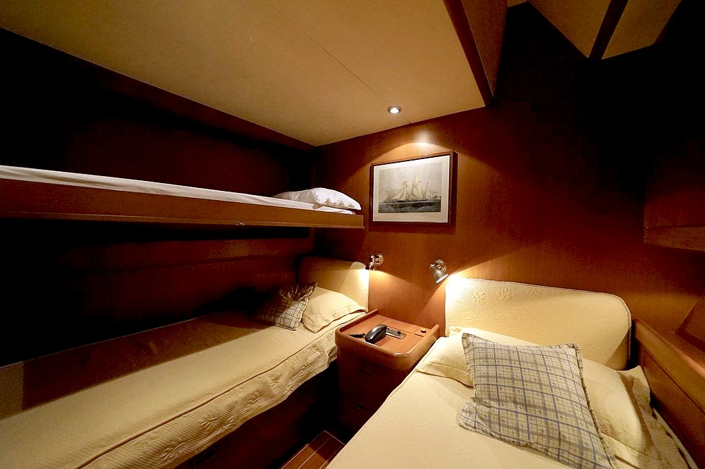 24_WALLY100_int_cabin_guest2.1