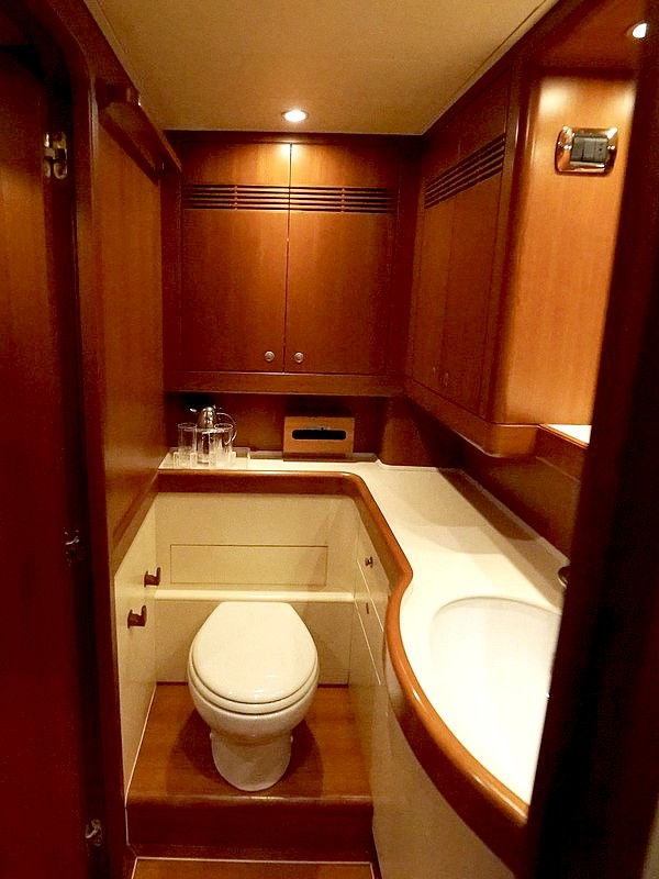 26_WALLY100_int_cabin_guest2.3