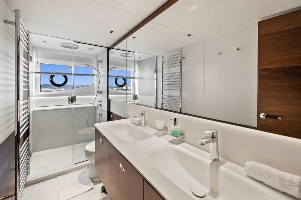 28_PRINCESSY72_int_cabin_owner4