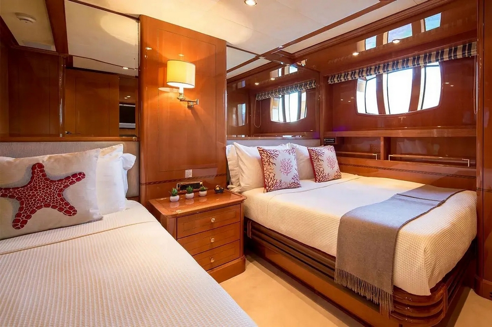 31_BENETTI85Legend_int_cabin_guest1.1