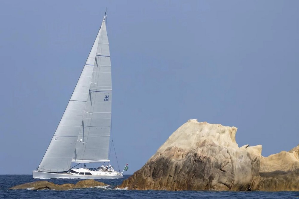 33_WALLY100_ext_cruising8