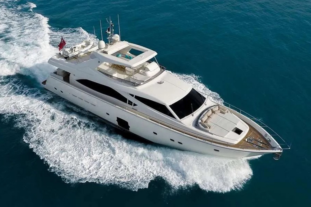 02_FERRETTI830_ext_cruising2