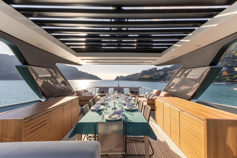 06_SANLORENZO86_ext_flybridge4