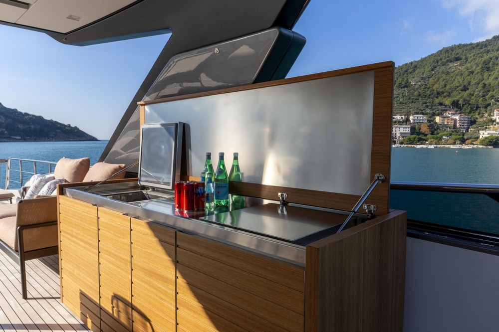 07_SANLORENZO86_ext_flybridge5