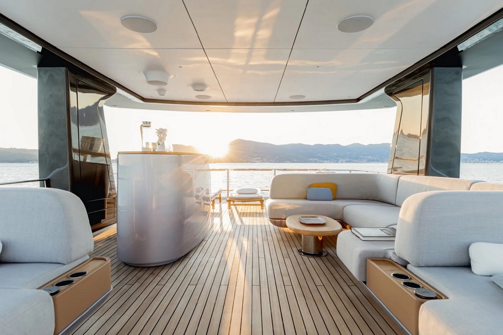 08_AZIMUT115Grande_ext_flybridge3