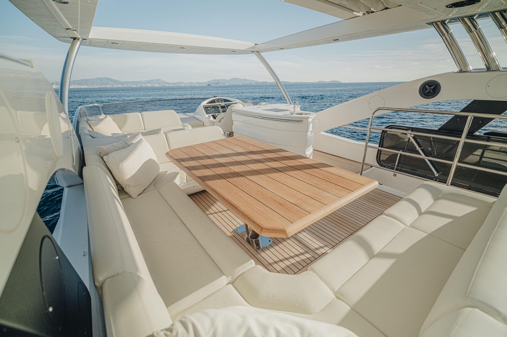 08_SUNSEEKER75Yacht_ext_flybridge4