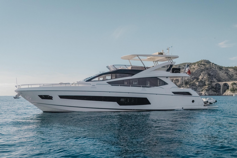 11_SUNSEEKER75Yacht_ext_mooring1