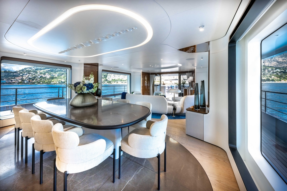 17_AZIMUT115Grande_int_dining