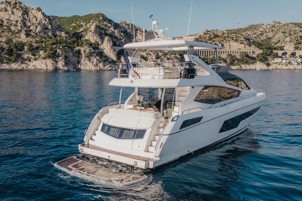 18_SUNSEEKER75Yacht_ext_mooring6