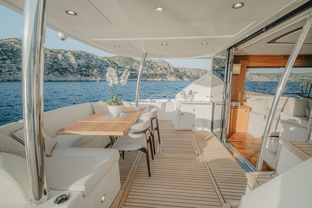 19_SUNSEEKER75Yacht_ext_cockpit1