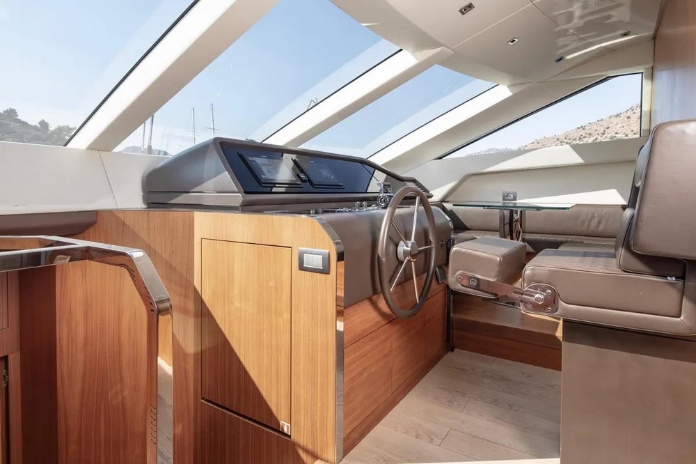 21_SANLORENZO86_int_wheelhouse1