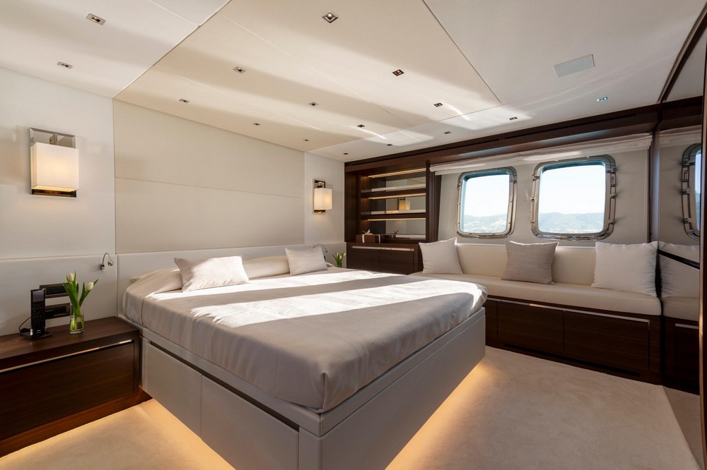 24_SANLORENZO86_int_cabin_owner2