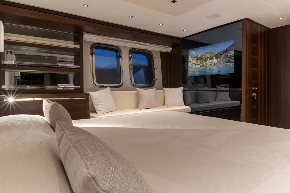 25_SANLORENZO86_int_cabin_owner3