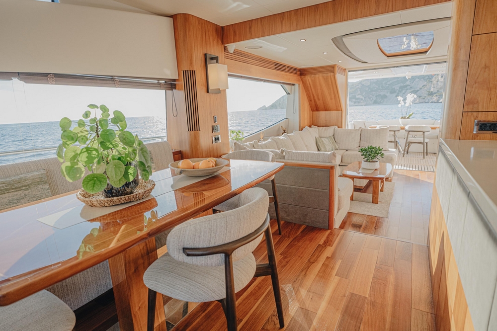 25_SUNSEEKER75Yacht_int_dining1