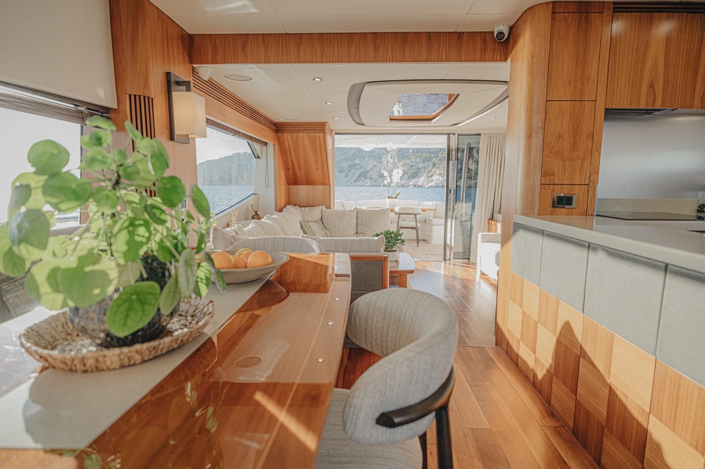 26_SUNSEEKER75Yacht_int_dining2