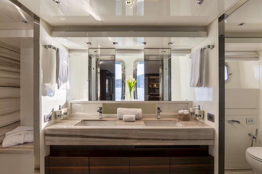 27_SANLORENZO86_int_cabin_owner5