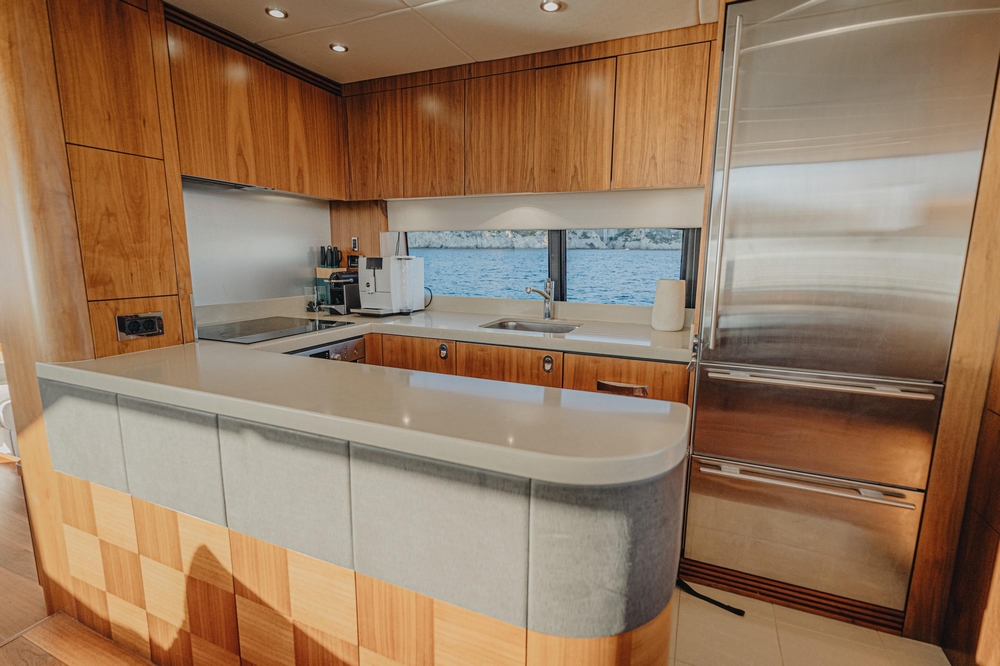 27_SUNSEEKER75Yacht_int_dining3