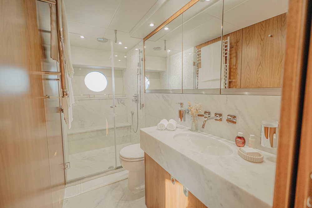 34_SUNSEEKER75Yacht_int_cabin_owner4