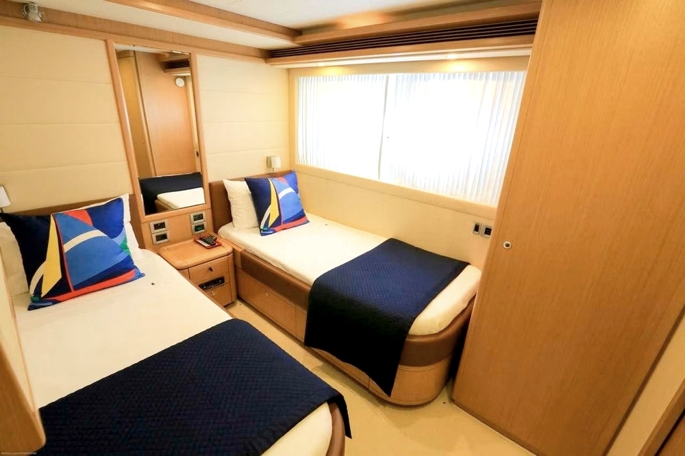 35_FERRETTI830_int_cabin_guest1.1
