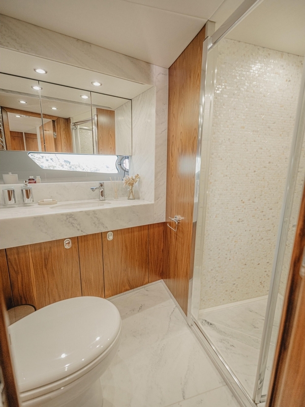 36_SUNSEEKER75Yacht_int_cabin_vip2