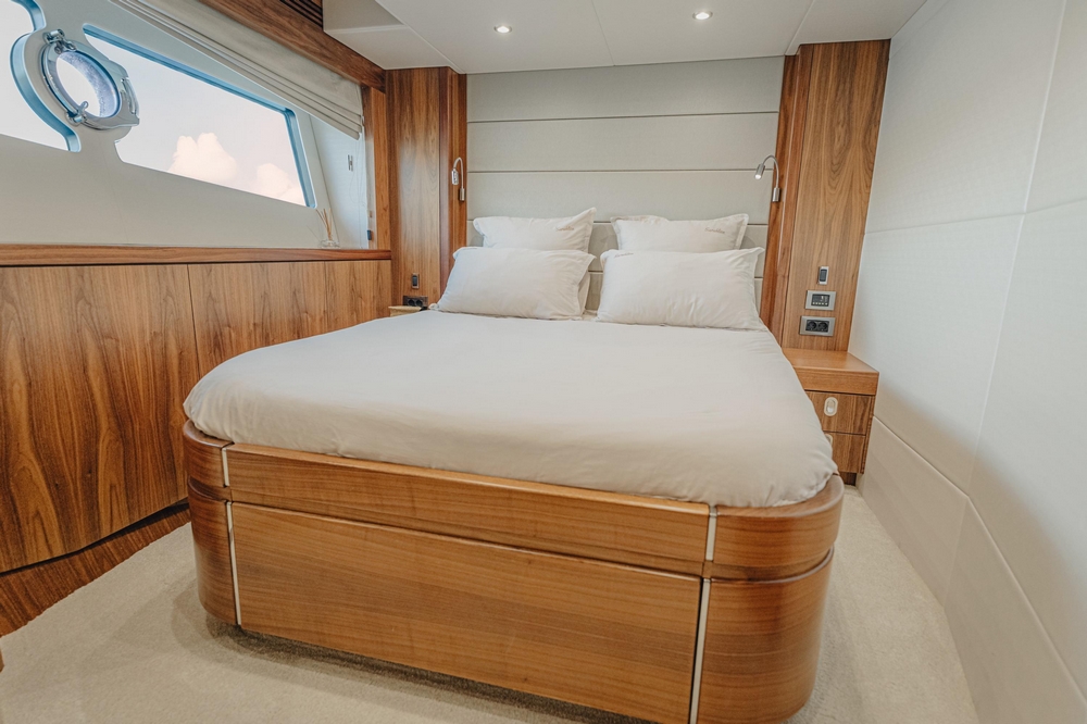 37_SUNSEEKER75Yacht_int_cabin_guest_double1