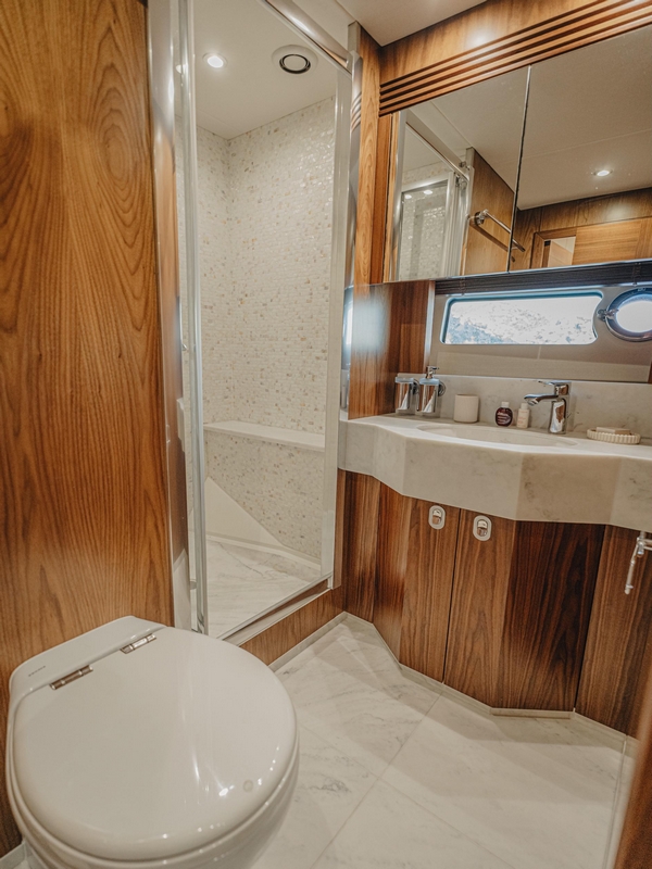 38_SUNSEEKER75Yacht_int_cabin_guest_double2