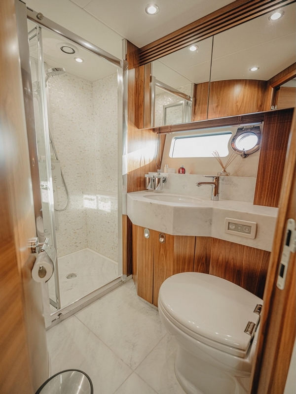 40_SUNSEEKER75Yacht_int_cabin_guest_twin2