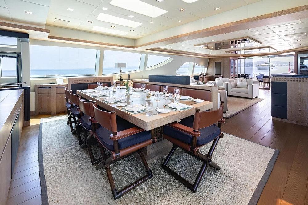 17_MANGUSTA165_int_dining1