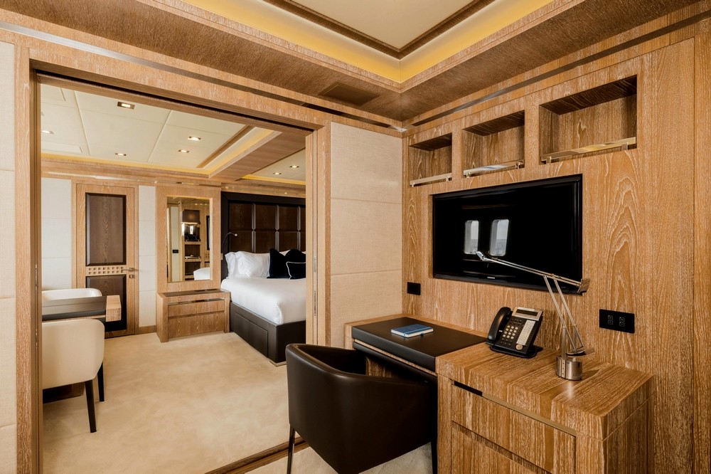 27_MANGUSTA165_int_cabin_master1