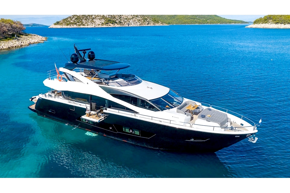 09_SUNSEEKER86Yacht_ext_mooring3