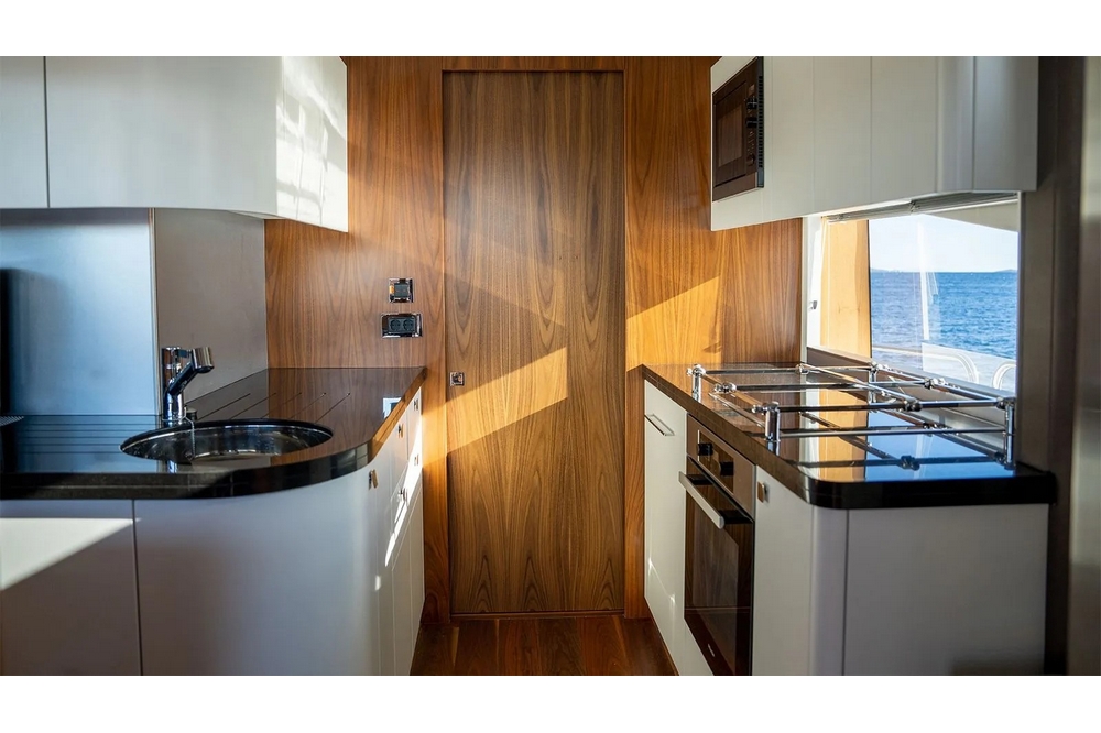 19_SUNSEEKER86Yacht_int_galley