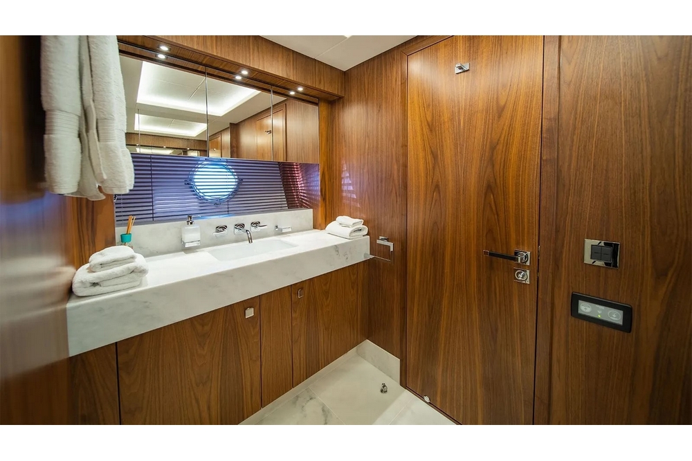 33_SUNSEEKER86Yacht_int_cabin_vip3