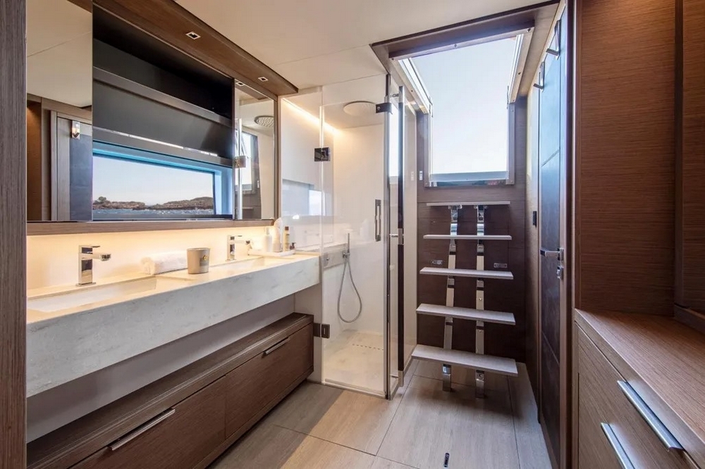 33_LAGOONSixty5_int_cabin_owner3