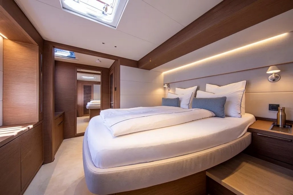35_LAGOONSixty5_int_cabin_guest1.1