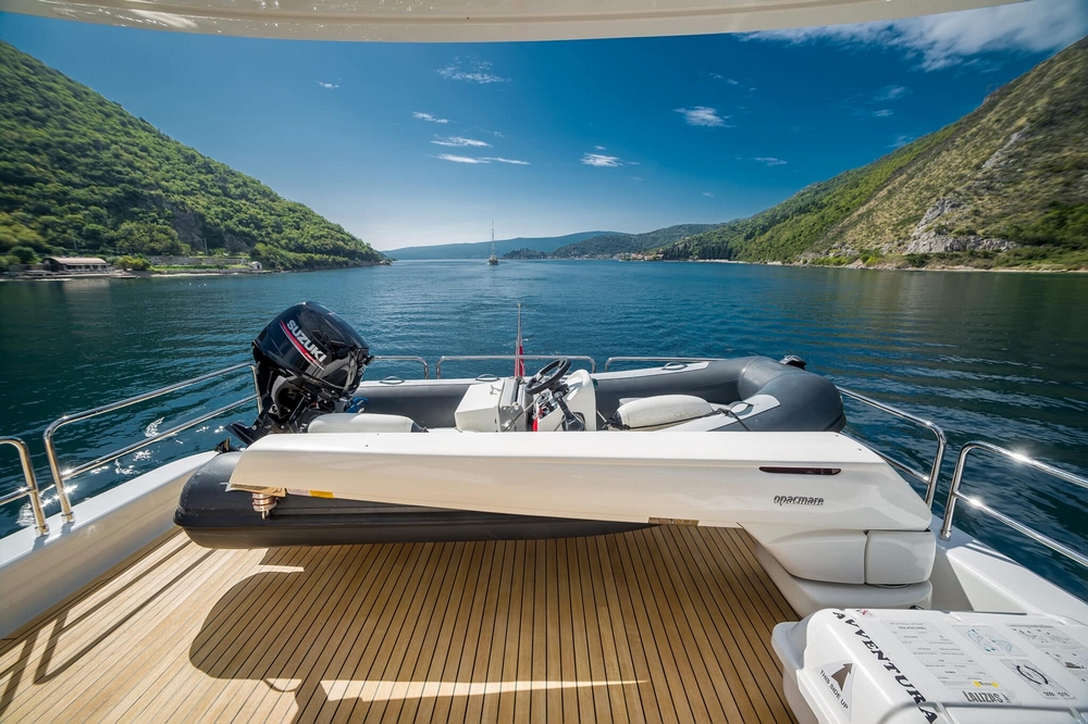 05_SIRENA64_ext_flybridge1
