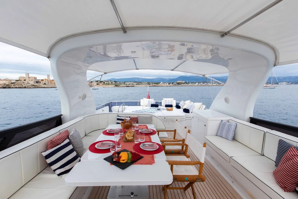 06_MAIORA24M_ext_flybridge2