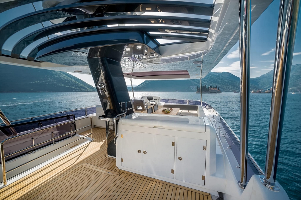 06_SIRENA64_ext_flybridge2