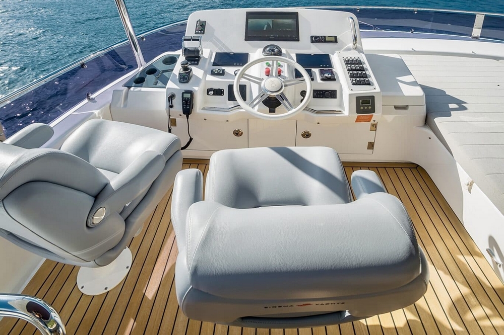 08_SIRENA64_ext_flybridge4