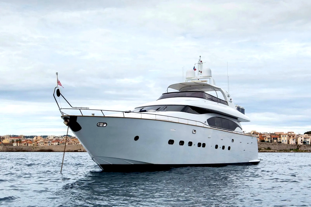 09_MAIORA24M_ext_mooring_bow2
