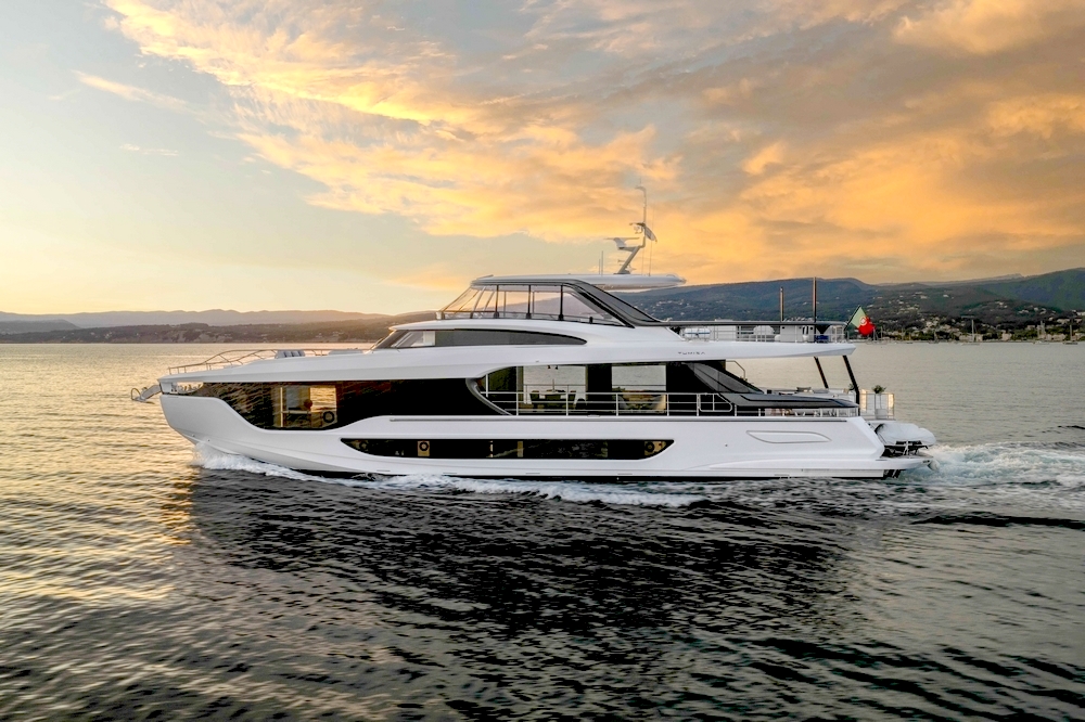 02_AZIMUT88Grande_ext_cruising6