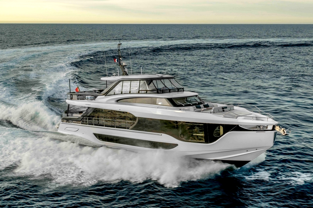 04_AZIMUT88Grande_ext_cruising4