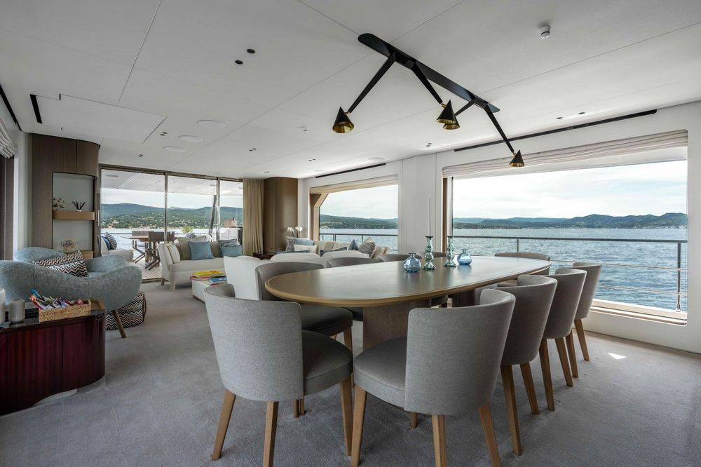 18_AZIMUT88Grande_int_saloon5