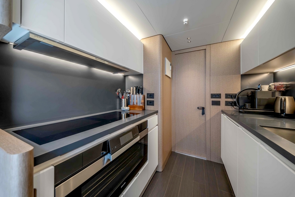 20_AZIMUT88Grande_int_galley2